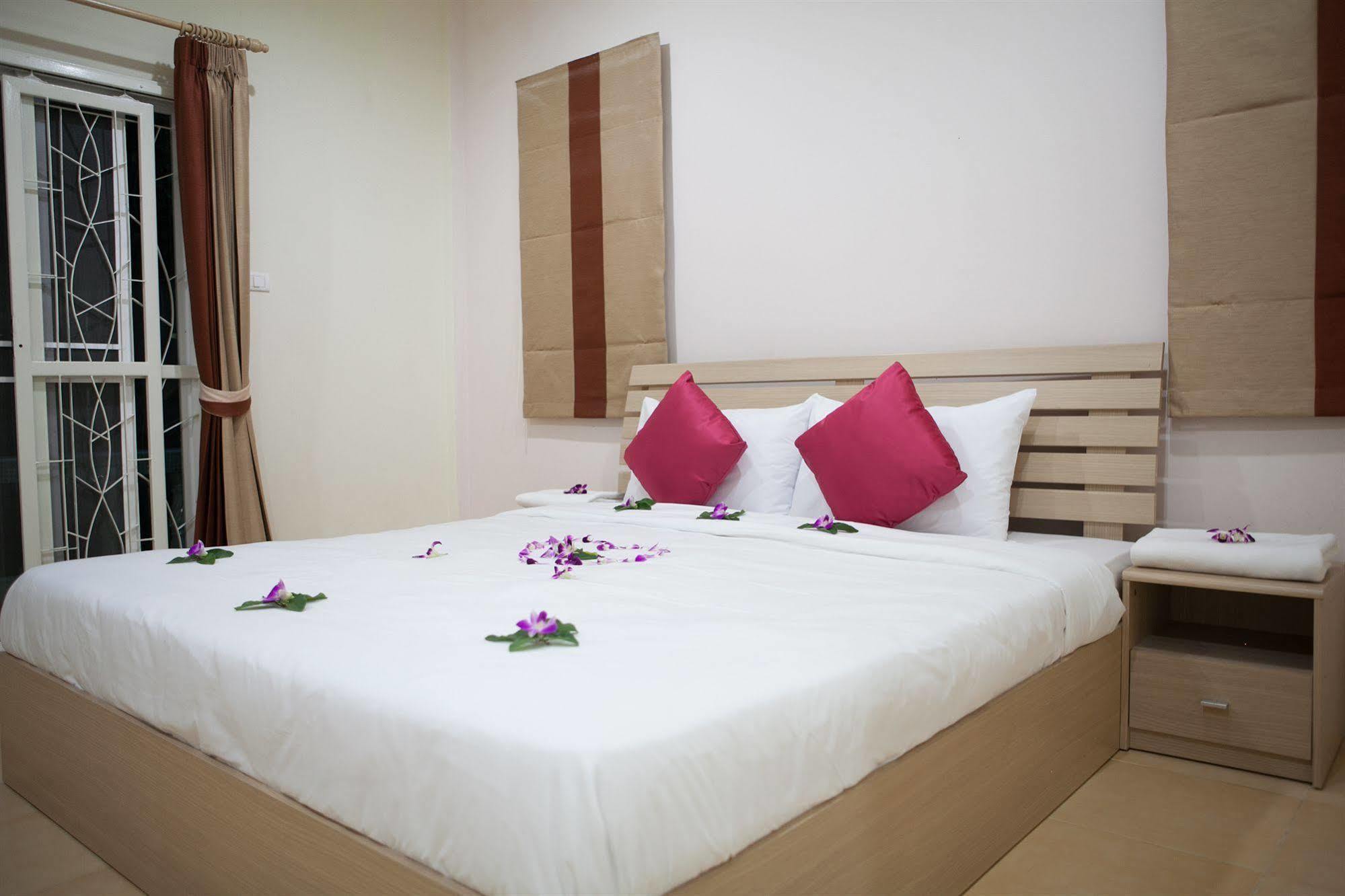 Lucky Lek Resort Rawai Exteriör bild