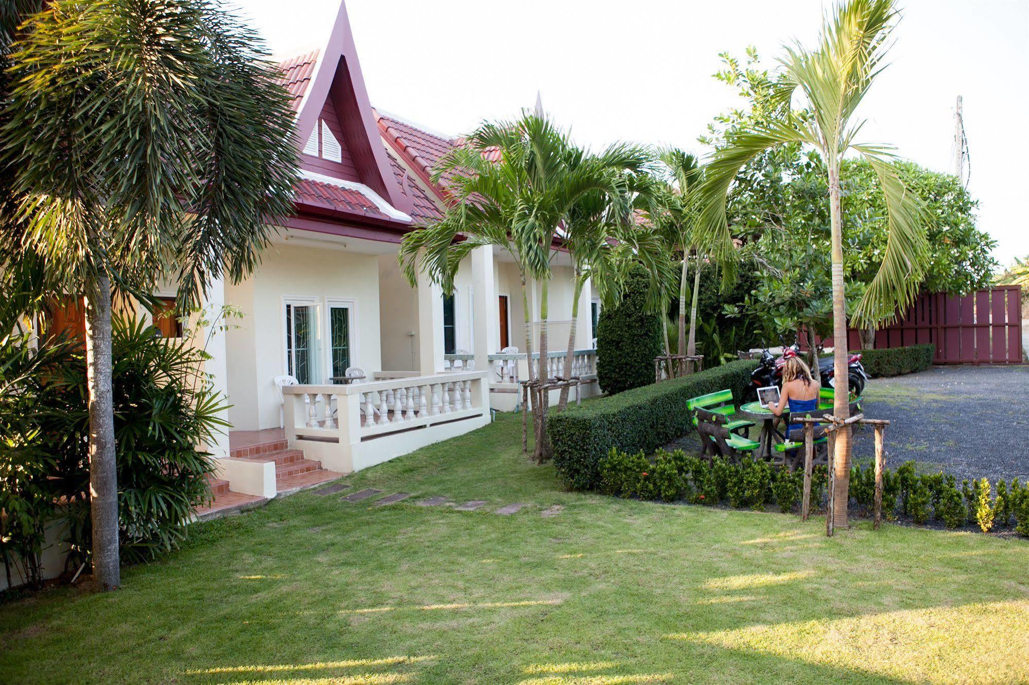 Lucky Lek Resort Rawai Exteriör bild